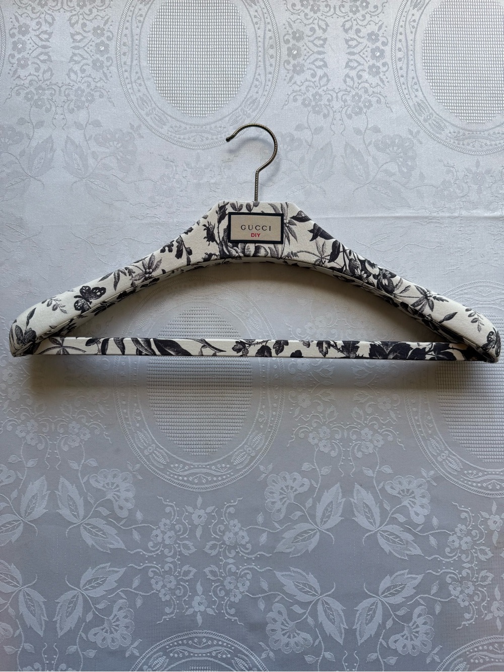 Gucci DIY Black/White Floral Fabric Covered Padded Clothing Shirt/Top Hanger